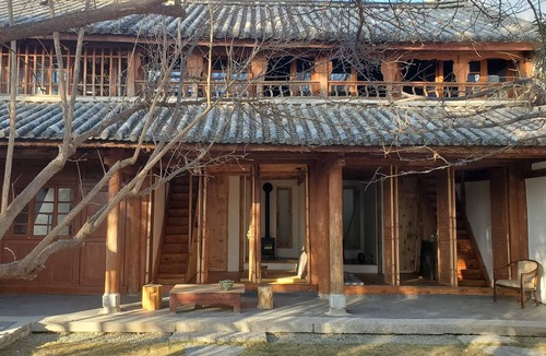 Dali Town House | Rooms in a Bai farmhouse, garden, traffic-free location 5 minutes from the lake