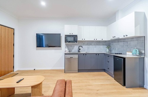 Dubbo Apartment | Ropa Accessible Suite - Luxe Stay in Dubbo 15