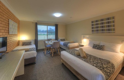 Woolgoolga Hotel | Rosebourne Gardens Motel
