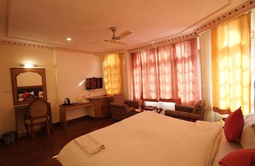 Dharamshala Hotel | roy castle