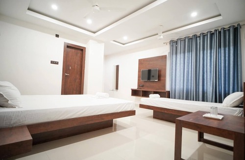 Sualkuchi Hotel | Royal Majestic Lodge
