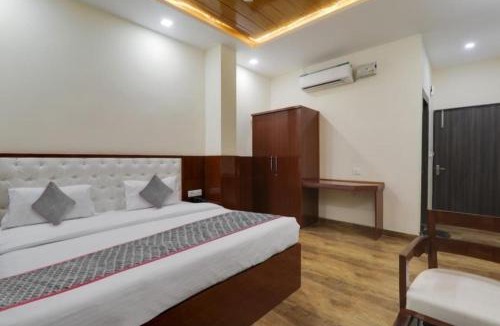 Lucknow Hotel | RROOMS Trijal Hotel Banquet