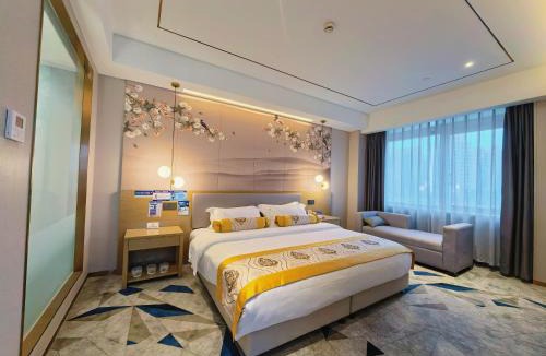 Pudong Hotel | Ru Yuan Fu Yi Hotel Disney Store