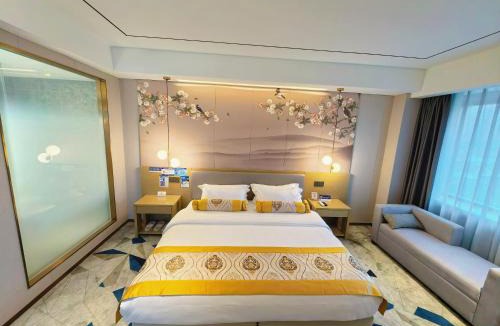 Pudong Hotel | Ru Yuan Fu Yi Hotel Disney Store