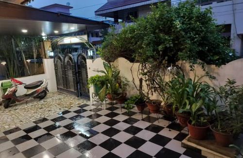 Mahmoorganj House | Ruby Home Stay