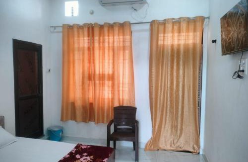 Mathura House | Rudra Home Stay - Cheapest Prices