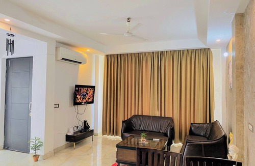 Vrindavan Villa | Rudra inn cosy villa near prem mandir