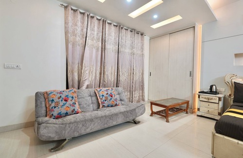 Sector 39 Hotel | Rustam Villa