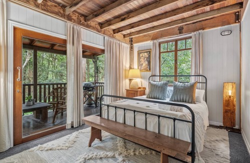 Springbrook House | Rustic 3-Bed Retreat in Springbrook
