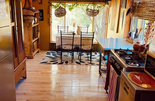 Coonabarabran Cottage | RUSTIC COZY MUD BRICK COTTAGE Unique Cozy Quiet Place with Hot Tub & Fire Pit
