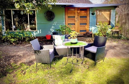Coonabarabran Cottage | RUSTIC COZY MUD BRICK COTTAGE Unique Cozy Quiet Place with Hot Tub & Fire Pit