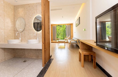 Tonglu Hotel | Ruyuan Xiaomanli Homestay