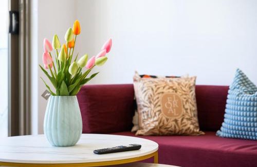 Ryde Apartment | Ryde Comfortable 2BR Stay near Shopping Centre