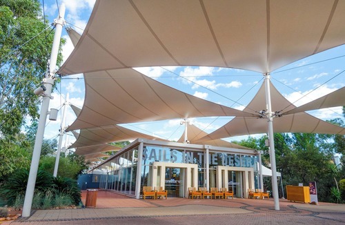 Yulara Hotel | Sails In The Desert