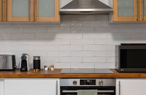 Pearl Beach House | Salt and Stone Modern Pearl Beach Stay 2 Mins to Ocean