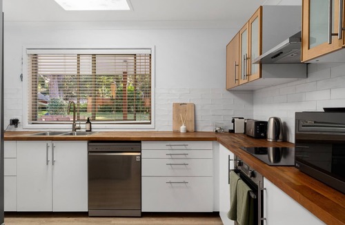 Pearl Beach House | Salt and Stone Modern Pearl Beach Stay 2 Mins to Ocean