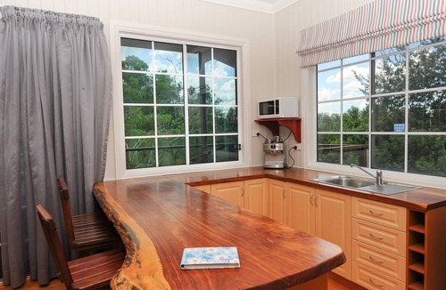 Mount Samson House | Samford Lakes - Spillway Cottage
