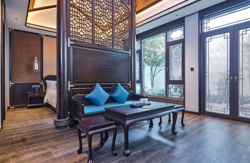Three Lanes and Seven Alleys Hotel | San Po Hotel