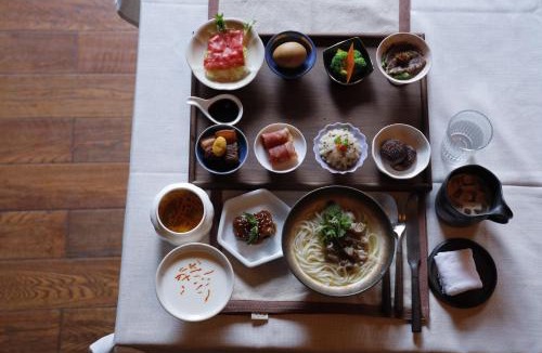 Shangri-La Hotel | Sangzhu Staycation Kangzhu Luxury Residence (Dukezong Ancient City, Shangri-La)