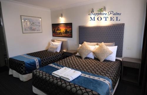 The Entrance Hotel | Sapphire Palms Motel