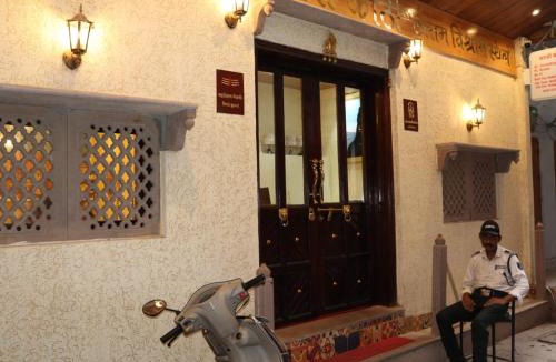 Varanasi Hotel | Satshree Kothi