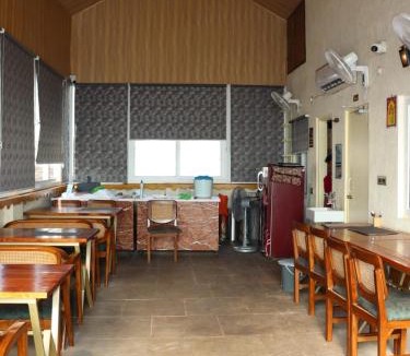 Varanasi Hotel | Satshree Kothi