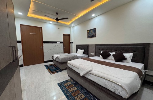 Vrindavan Hotel | Satya Nikunj INN