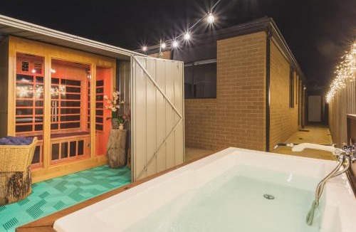 St Leonards House | Sauna, King Beds, Tranquility Base Fun Large Home