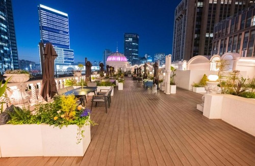 Hong Kou Hotel | SAVHE Hotel on the Bund Nanjing Road Pedestrian Street