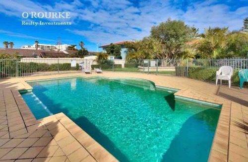 Scarborough House | Scarborough Beach Shack