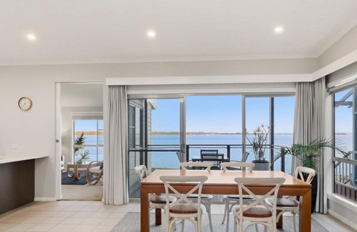 Budgewoi House | Scenic Shores