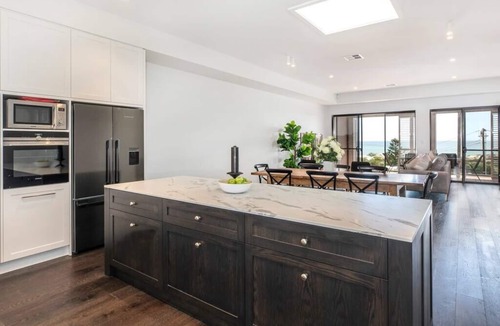 Semaphore House | SEA FOR MILES at Semaphore to relax & unwind