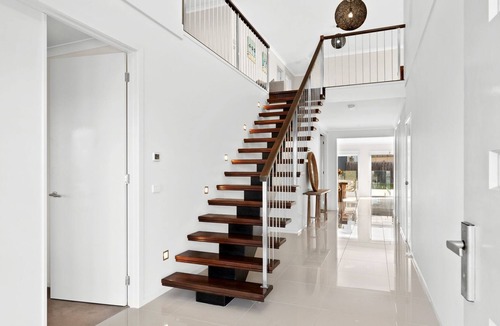 St Leonards House | Seachange Resort Living with Pool and Spa Bath.