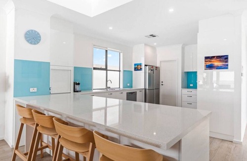 Christies Beach House | Seascape at Christies Beach—Oceanview Family Stay