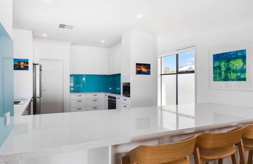 Christies Beach House | Seascape at Christies Beach—Oceanview Family Stay