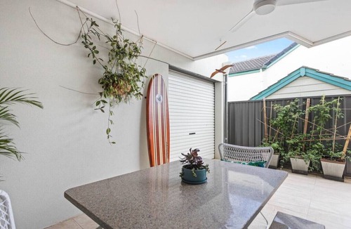 Christies Beach House | Seascape at Christies Beach—Oceanview Family Stay