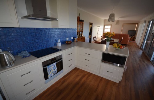 Boat Harbour Apartment | Seascape Beach House - Apartment