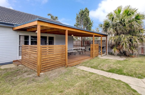 Lakes Entrance House | Seashells | Central Family Getaway
