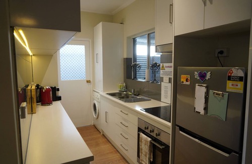 Somerton Park House | Seaside Escape @ Irene's Seaside Villa. 2br✔Nespresso✔Netflix✔Kitchen✔Carpark