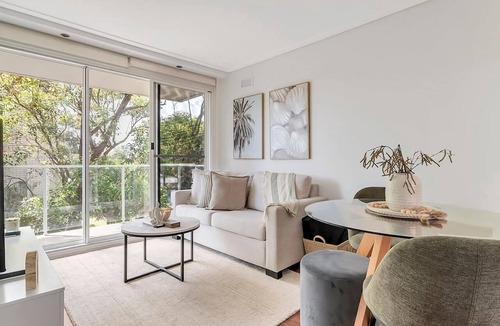 Dee Why Apartment | Seaside Escape Private Balcony BBQ