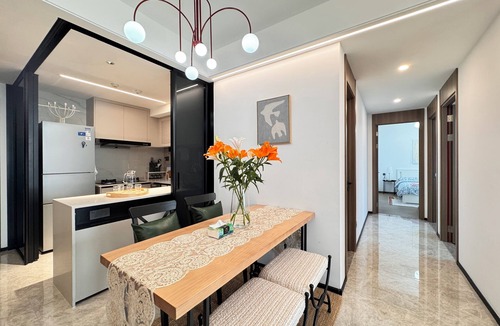 Zhuhai Apartment | Seaview 3-bedroom apartment in soothing Zhuhai with AC/15 min. to airport & mall