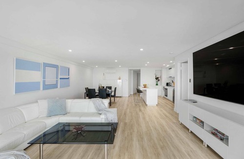 Scarborough Apartment | Seaviews and Sophistication!