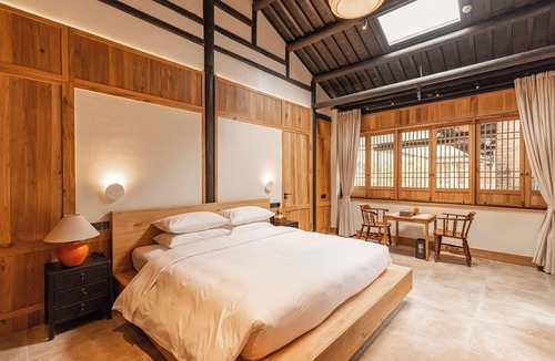 Xingping Ancient Town Hotel | See You in the mountains