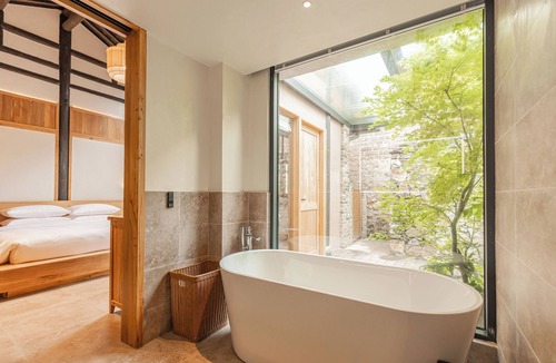 Xingping Ancient Town Hotel | See You in the mountains