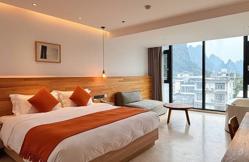 Xingping Ancient Town Hotel | See You in the mountains