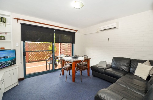 Middleton Beach Apartment | SELF CONTAINED-1 Bdrm Apartments