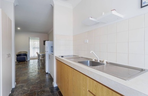 West Busselton Apartment | Self-Contained Beachside Apartments with outdoor pool, BBQ, Games & Play Areas