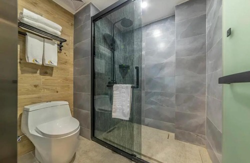 Yuzhong Hotel | Serene Nook Hotel 丨 Skyline River Views