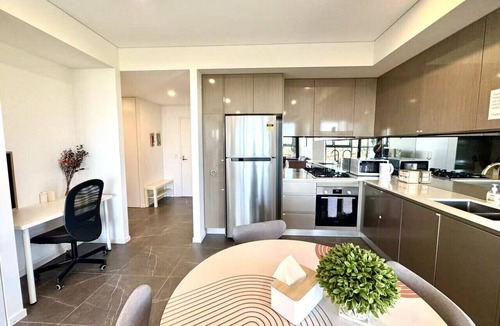 Wentworth Point Apartment | Serene Parkside Retreat 2Brs@ close 2 Olympic park