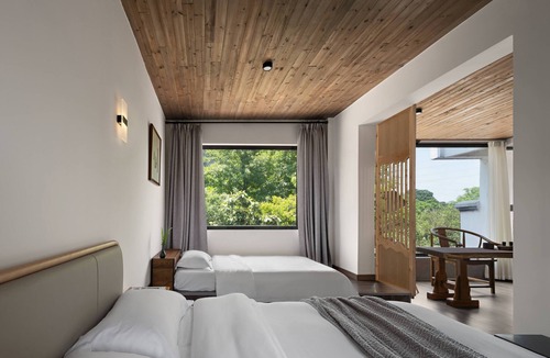 Xiufeng Hotel | Serene Vale Inn Guilin
